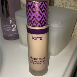 Shape Tape matte foundation, fair light neutral